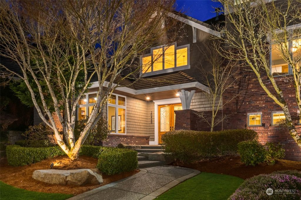 Photo of 20445 NE 31st Street, Sammamish, WA 98074 (MLS # 2049407)