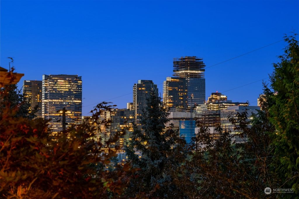 Photo of 805 100th Avenue SE, Bellevue, WA 98004 (MLS # 2001909)