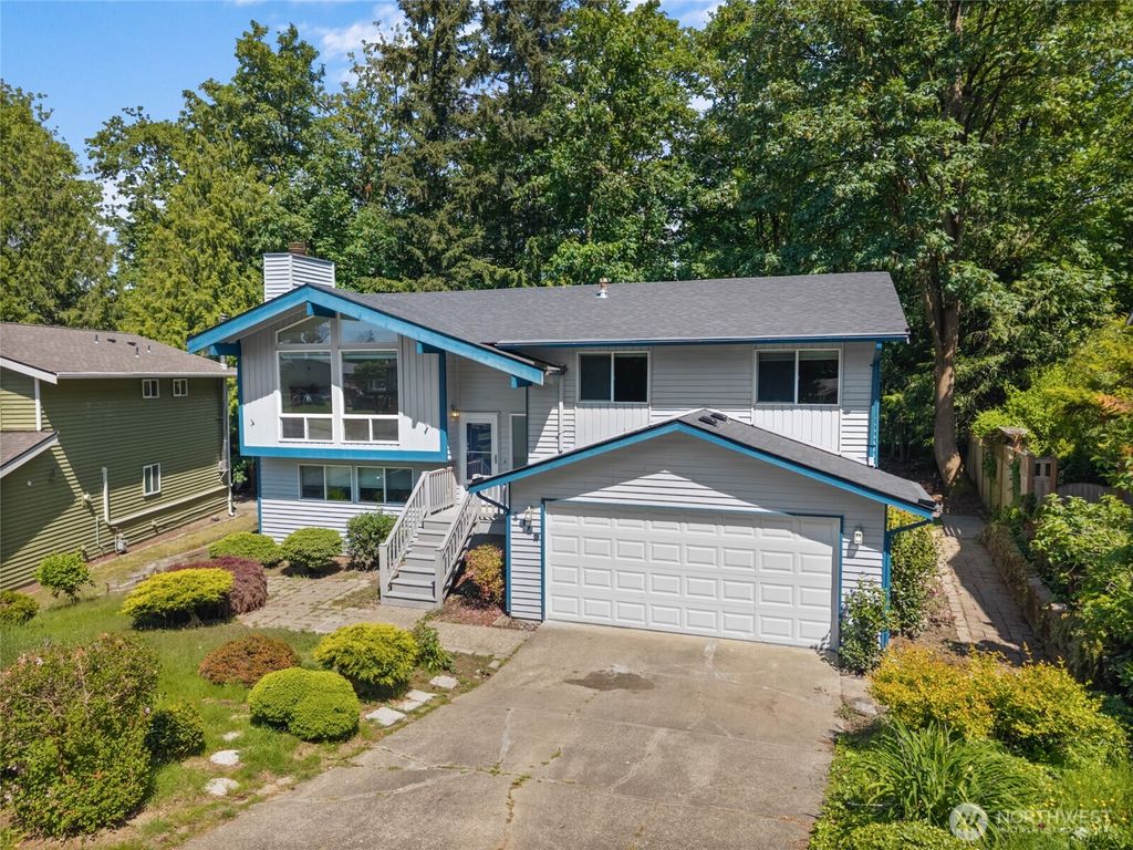 Photo of 1632 Pierce Avenue SE, Renton, WA 98058 (MLS # 2527557)