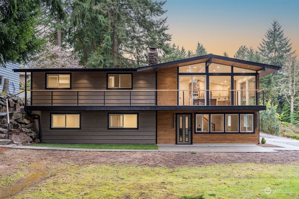 Photo of 7016 NE 155th Place, Kenmore, WA 98028 (MLS # 2205305)