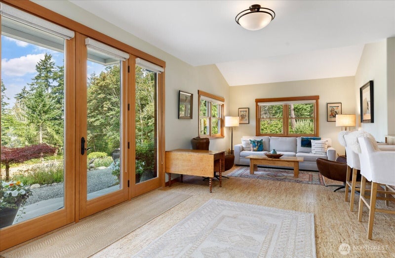 8015 Cultus Bay Road