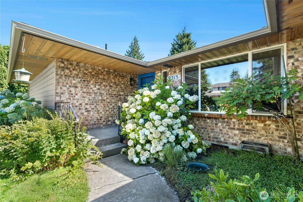 Photo of 9215 10TH Avenue SE, Everett, WA 98208 (MLS # 2419925)