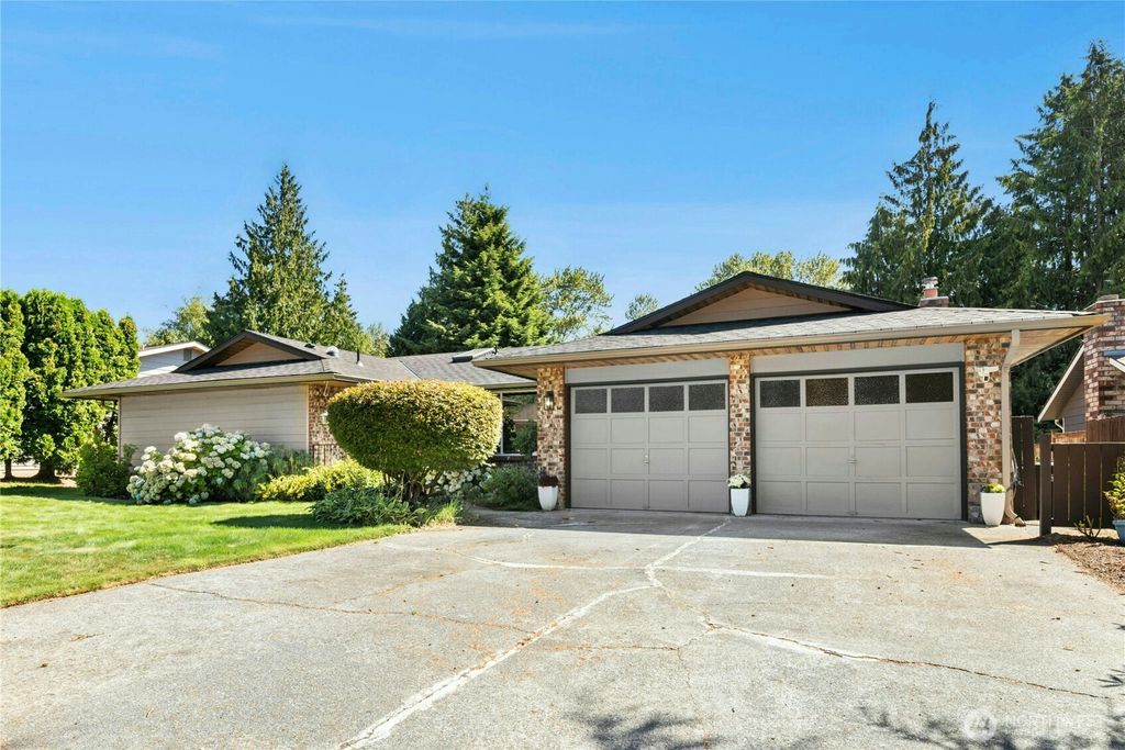 Photo of 9215 10TH Avenue SE, Everett, WA 98208 (MLS # 2419925)
