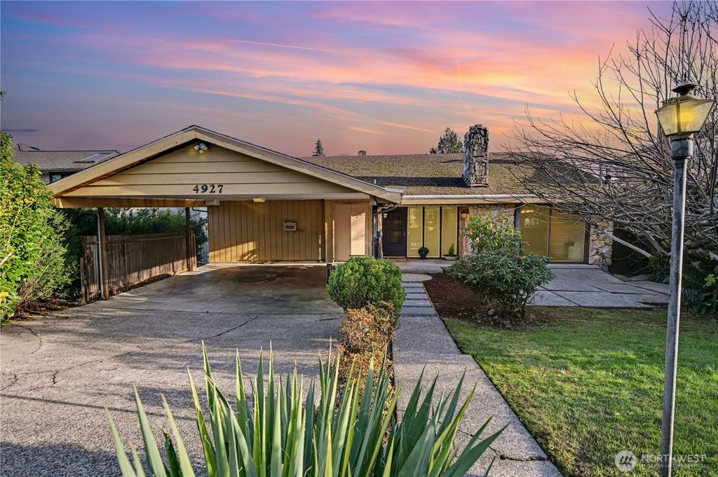 Photo of 4927 Purdue Avenue NE, Seattle, WA 98105 (MLS # 2451819)