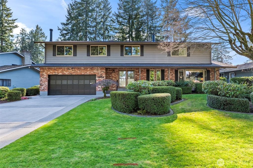 Photo of 8902 Park Ridge Drive W, University Place, WA 98467 (MLS # 2484930)