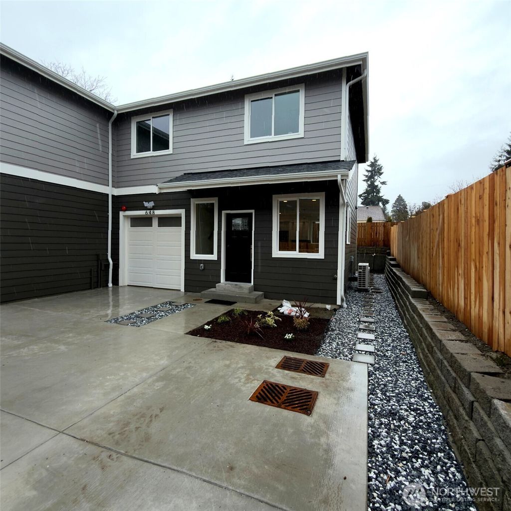 Photo of 648 B SW 139th Street, Burien, WA 98166 (MLS # 2492021)