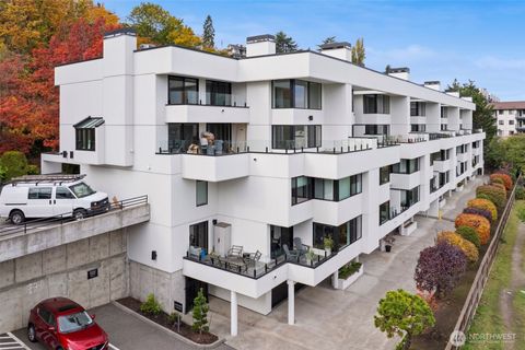 2410 Aurora Avenue N 105 Seattle WA 98109