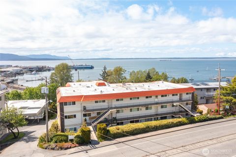 Photo of 1014 11th Street #302, Bellingham, WA 98226 (MLS # 2507330)
