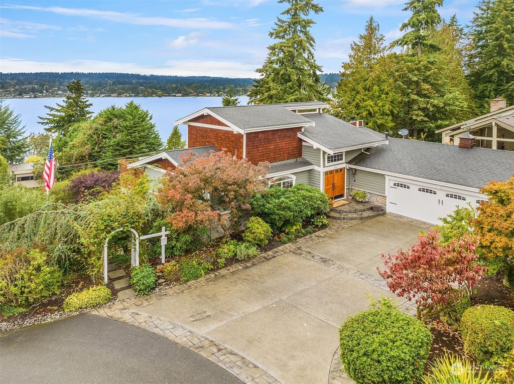 Photo of 15827 61st Lane NE, Kenmore, WA 98028 (MLS # 2010282)
