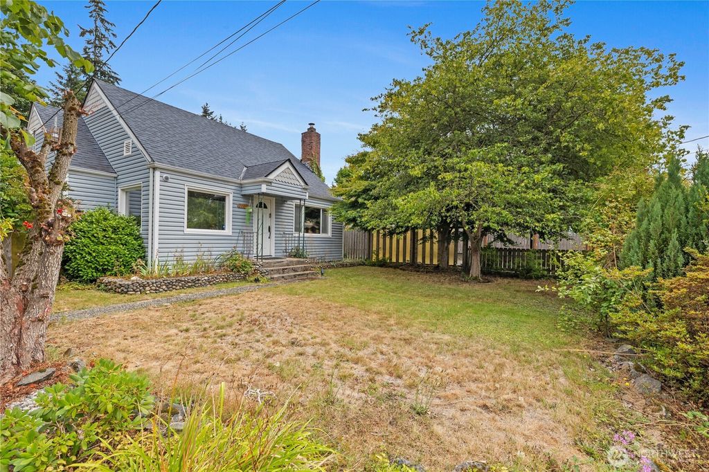 Photo of 7121 Rainier Drive, Everett, WA 98203 (MLS # 2452677)