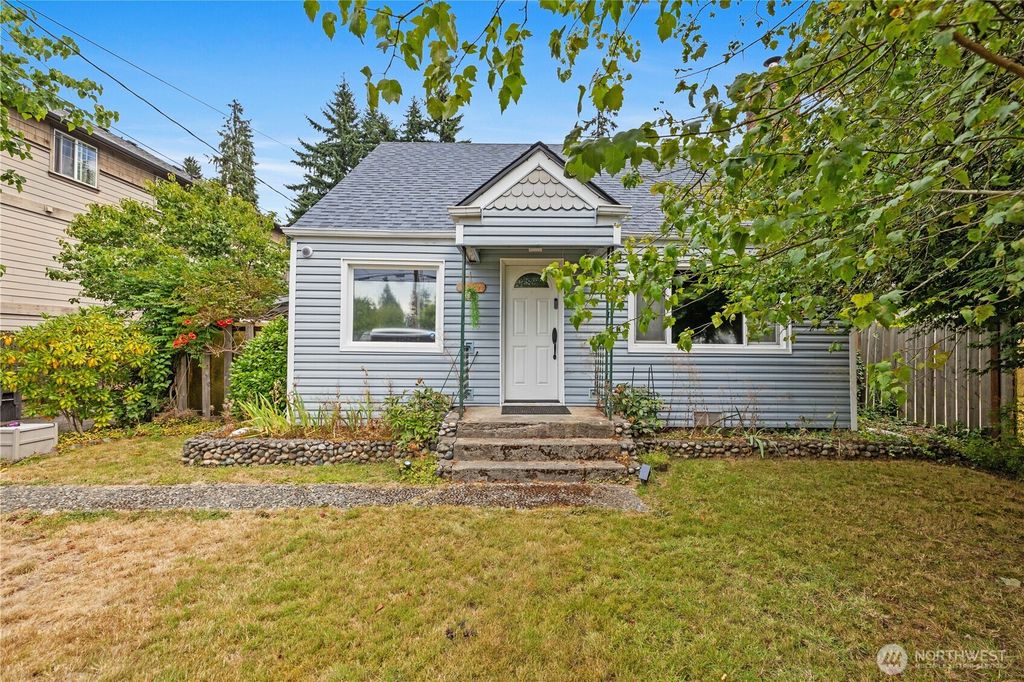 Photo of 7121 Rainier Drive, Everett, WA 98203 (MLS # 2452677)