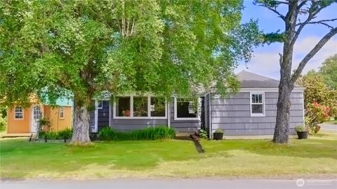 Photo of 212 SE 12th Street ST, Long Beach, WA 98631 (MLS # 2535554)