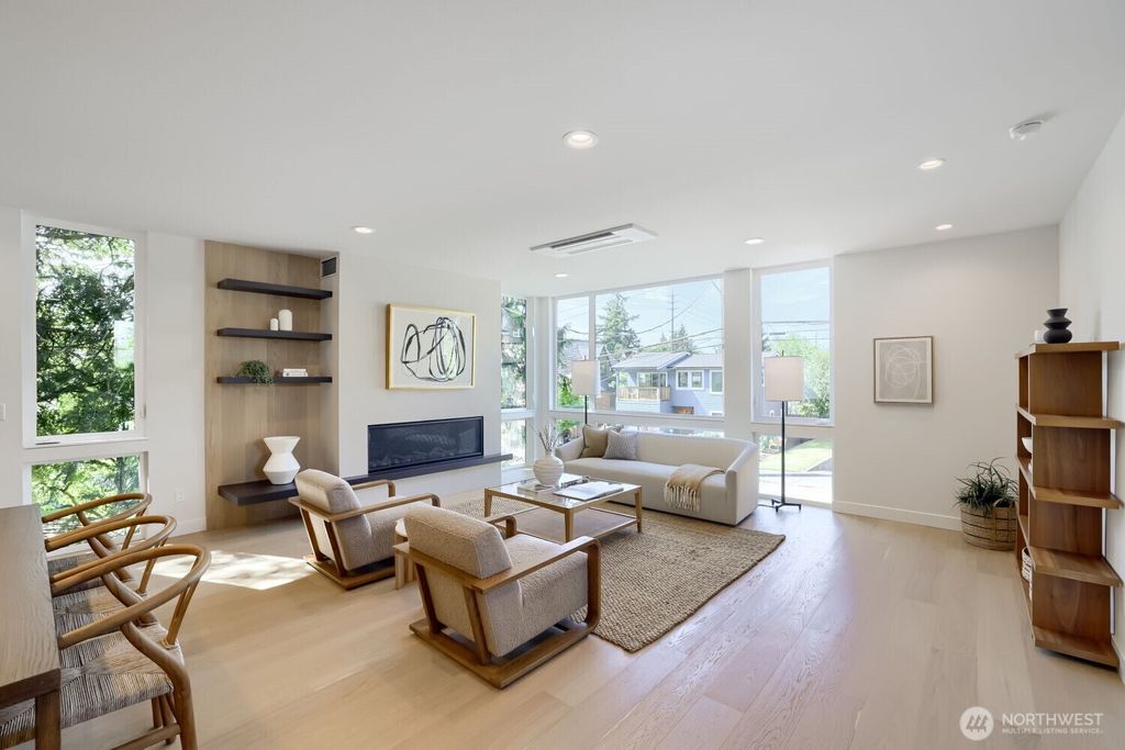 Photo of 813 NE 90th Street, Seattle, WA 98115 (MLS # 2531301)