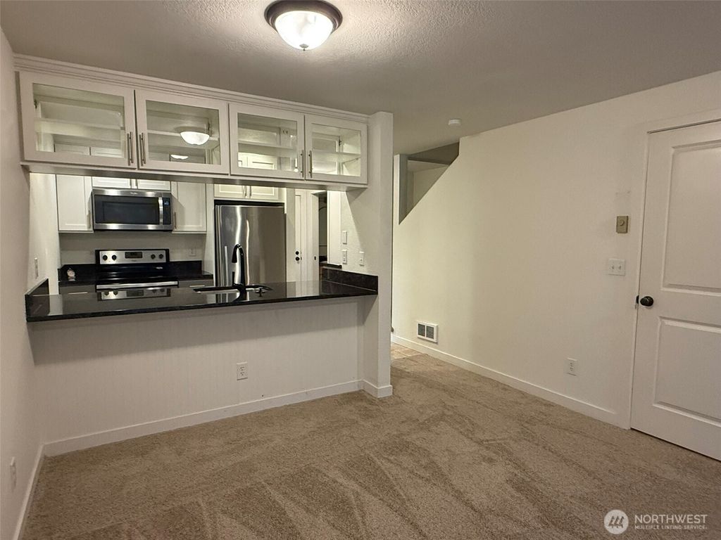 Photo of 10160 NE 137th Place #10160, Kirkland, WA 98034 (MLS # 2460524)