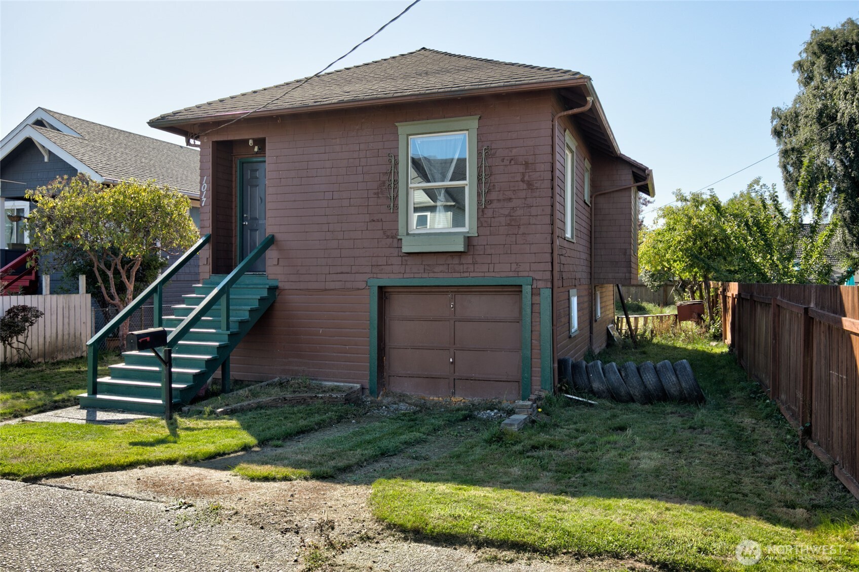 1017 W Marion