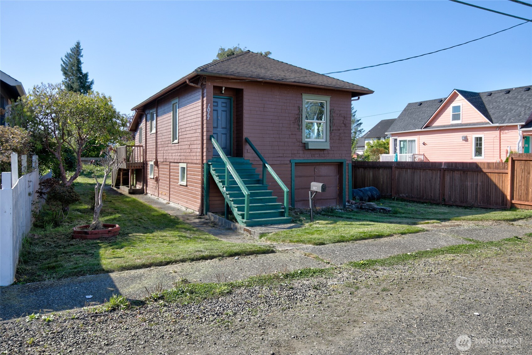 1017 W Marion