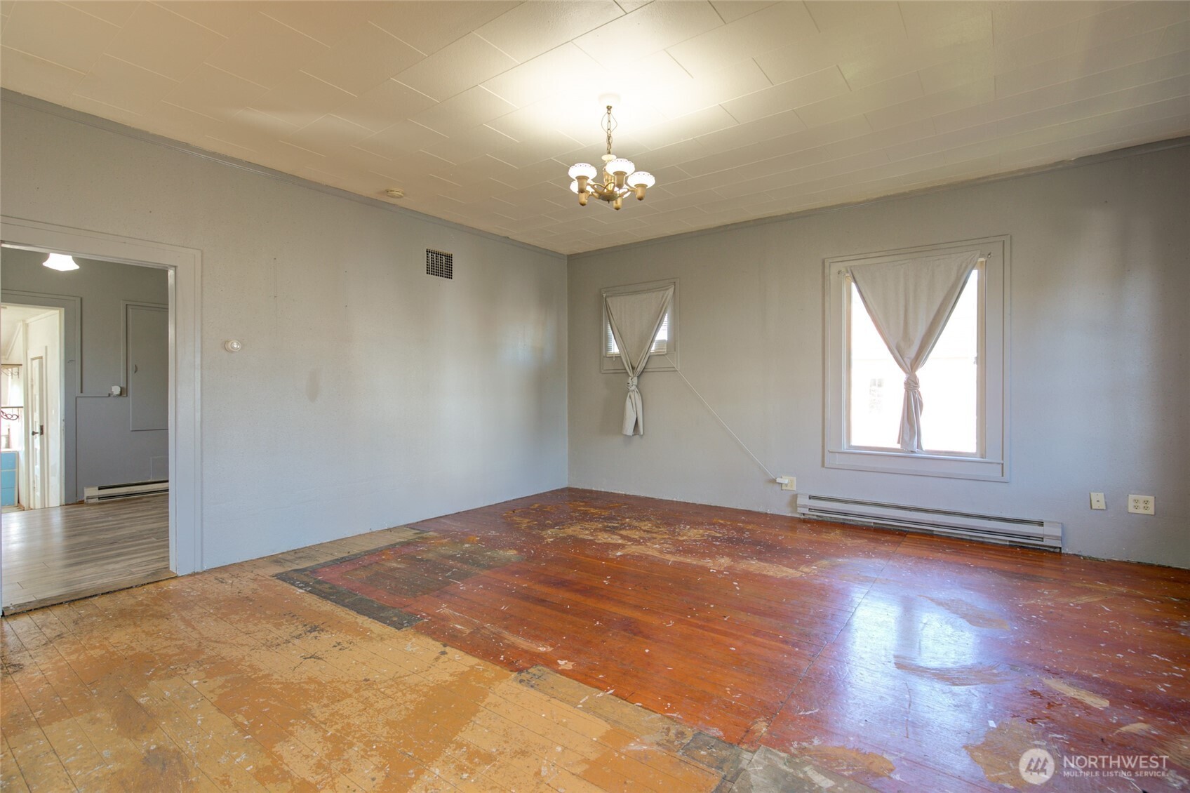 1017 W Marion