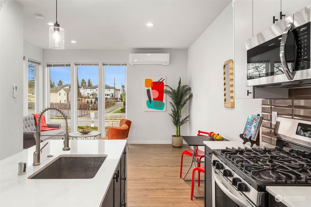 Photo of 9464 20th Avenue SW, Seattle, WA 98106 (MLS # 2322874)