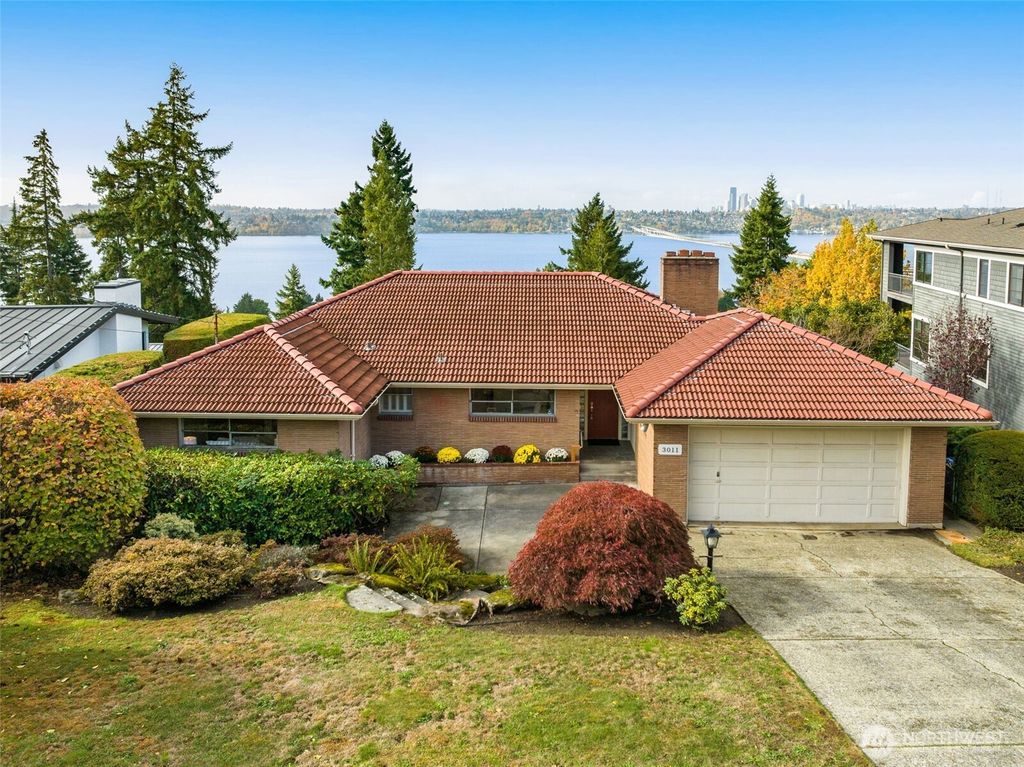 Photo of 3011 70th Avenue SE, Mercer Island, WA 98040 (MLS # 2447722)