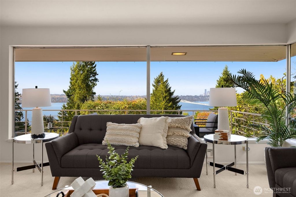 Photo of 3011 70th Avenue SE, Mercer Island, WA 98040 (MLS # 2447722)