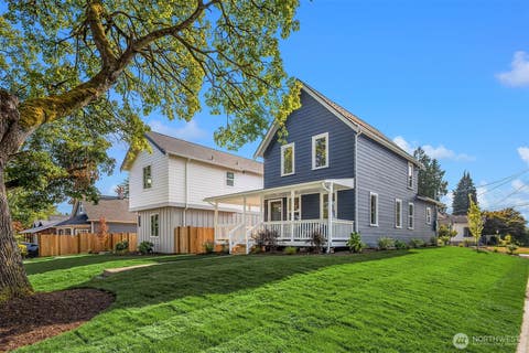 Photo of 2402 Cleveland Avenue #A, Everett, WA 98201 (MLS # 2560592)