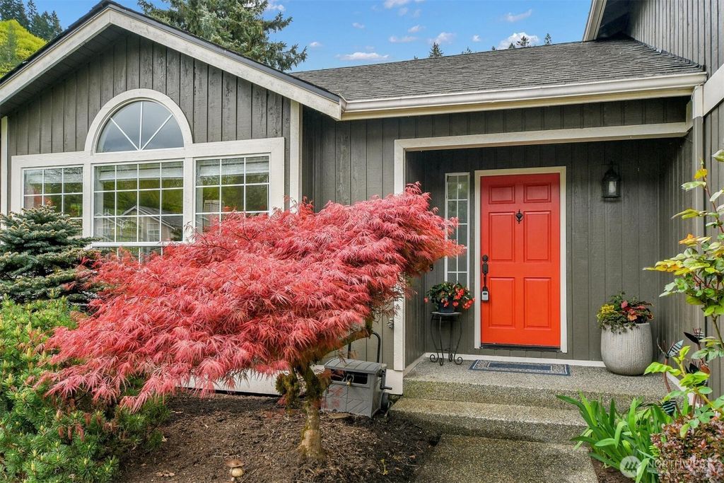 Photo of 15631 SE 156th Street, Renton, WA 98058 (MLS # 2511535)