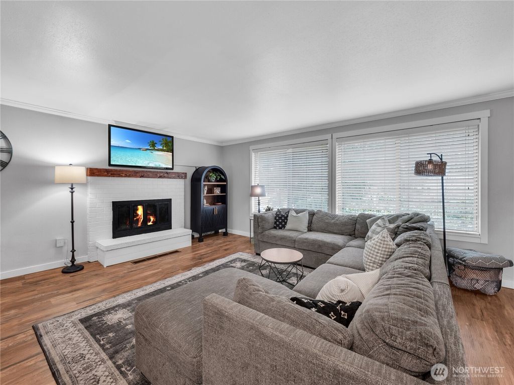 Photo of 22423 SE 321st Street, Kent, WA 98042 (MLS # 2484757)