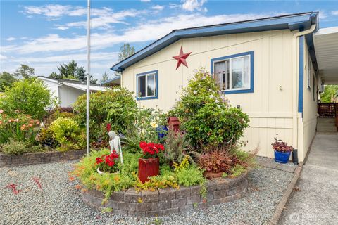 Photo of 2725 E Fir St ST #72, Mount Vernon, WA 98273 (MLS # 2551138)
