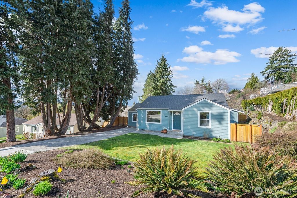 Photo of 443 Windsor Way NE, Renton, WA 98056 (MLS # 2342708)