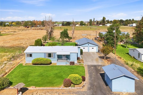 Photo of 9664 NE Maple Drive, Moses Lake, WA 98837 (MLS # 2584832)