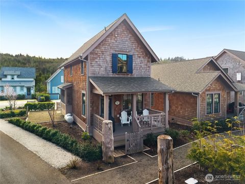 53 Cedar Run Loop Pacific Beach WA 98571