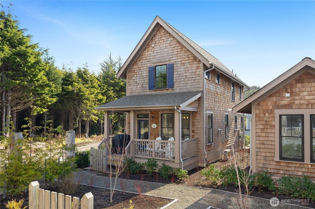 Photo of 53 Cedar Run Loop, Pacific Beach, WA 98571 (MLS # 2489802)