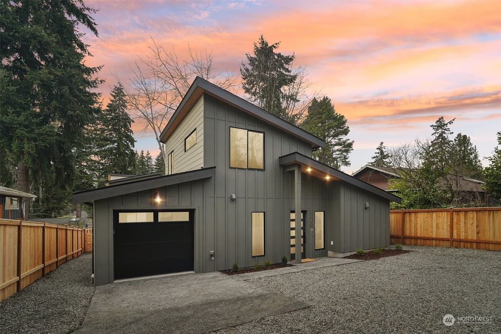 Photo of 11738 38th Avenue NE, Seattle, WA 98125 (MLS # 2317172)