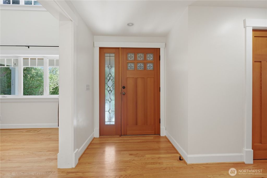 Photo of 10630 NE 18th Street, Bellevue, WA 98004 (MLS # 2514336)