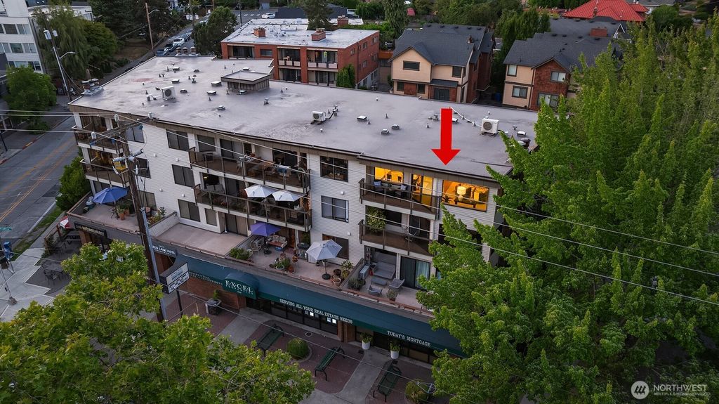 Photo of 7850 E Green Lake Drive N #301, Seattle, WA 98103 (MLS # 2409544)