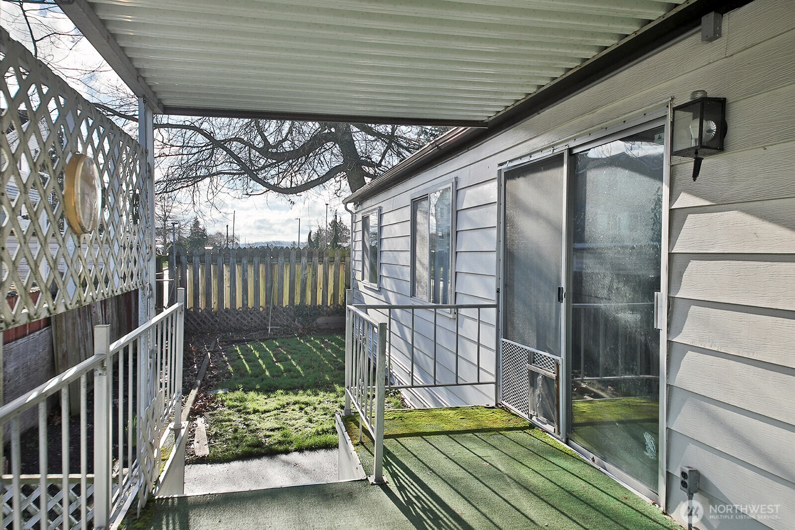 225 NE Ernst Street 85