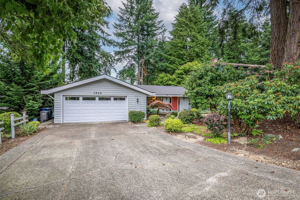 Photo of 3524 SW 325th Street, Federal Way, WA 98023 (MLS # 2400262)
