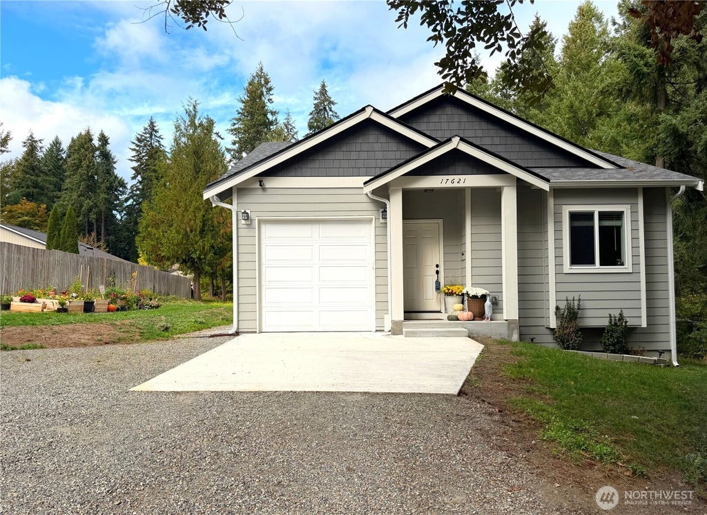 Photo of 17621 SE Vine Lane LN, Yelm, WA 98597 (MLS # 2589529)