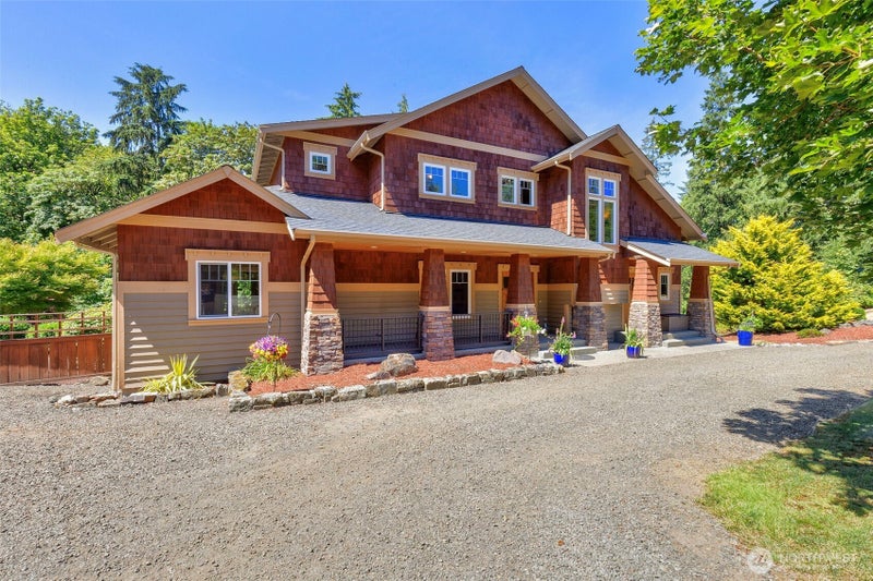 1956 NE Trail Way