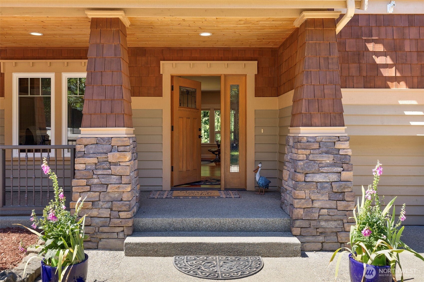 1956 NE Trail Way