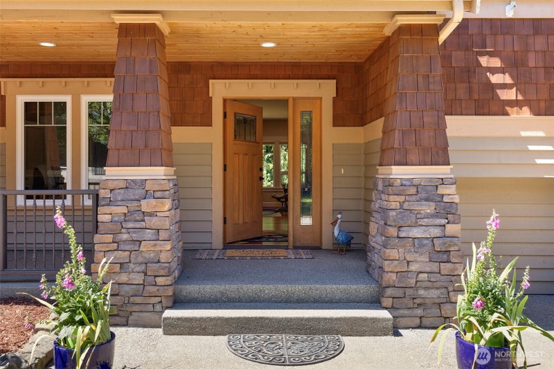 1956 NE Trail Way