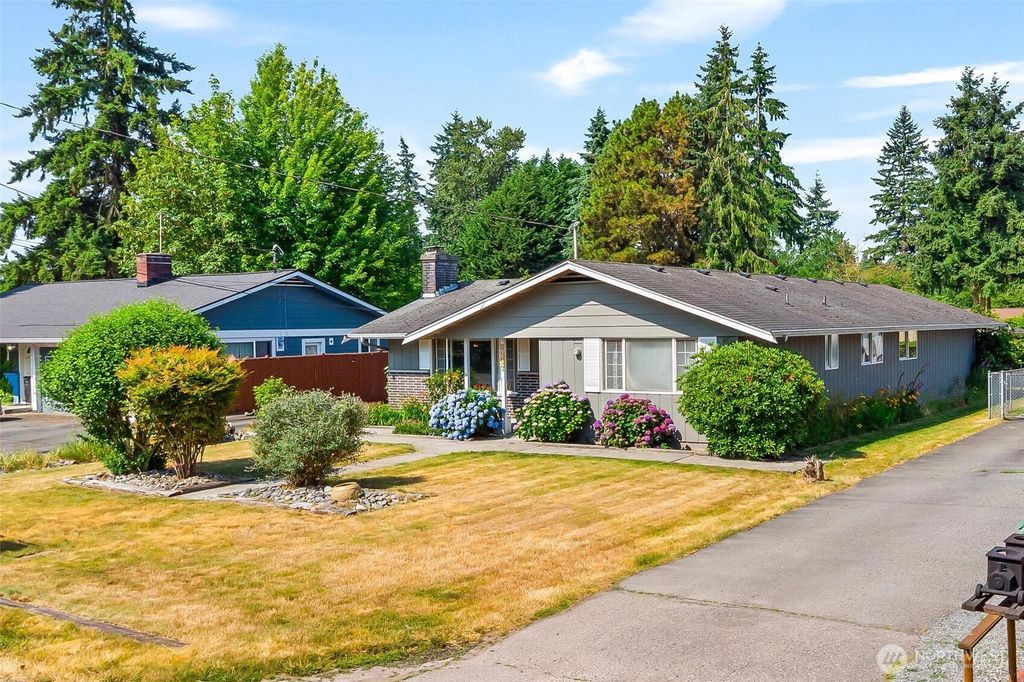 Photo of 1287 Beach Avenue, Marysville, WA 98270 (MLS # 2398201)