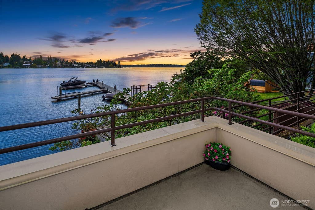 Photo of 4511 Lake Washington Blvd. BLVD NE #2, Kirkland, WA 98033 (MLS # 2571490)