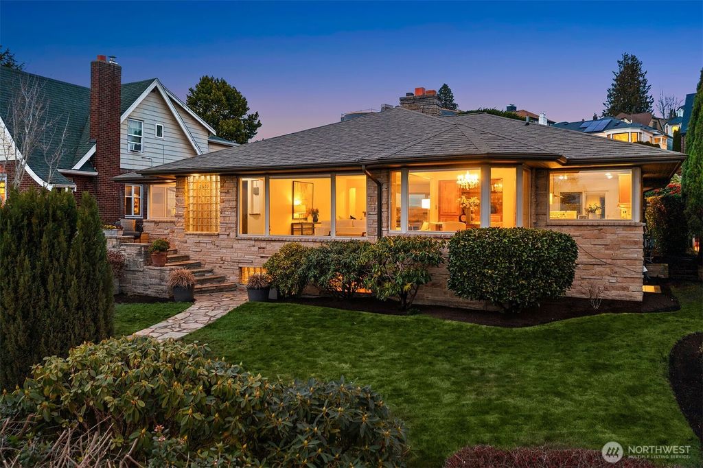 Photo of 2510 Magnolia Boulevard W, Seattle, WA 99819 (MLS # 2471936)