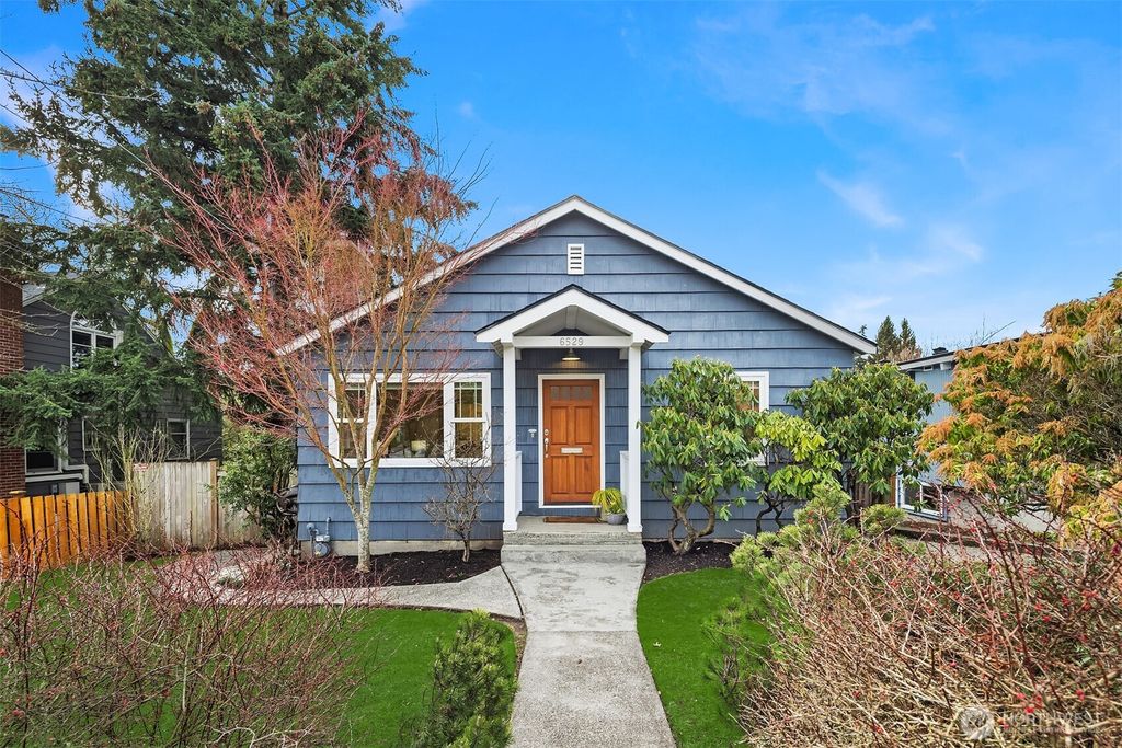 Photo of 6529 40th Avenue NE, Seattle, WA 98115 (MLS # 2336490)