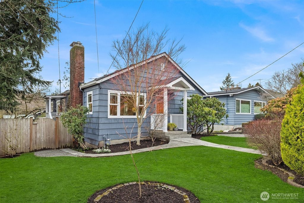 Photo of 6529 40th Avenue NE, Seattle, WA 98115 (MLS # 2336490)