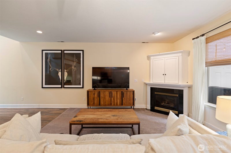 1615 NE 89th Place