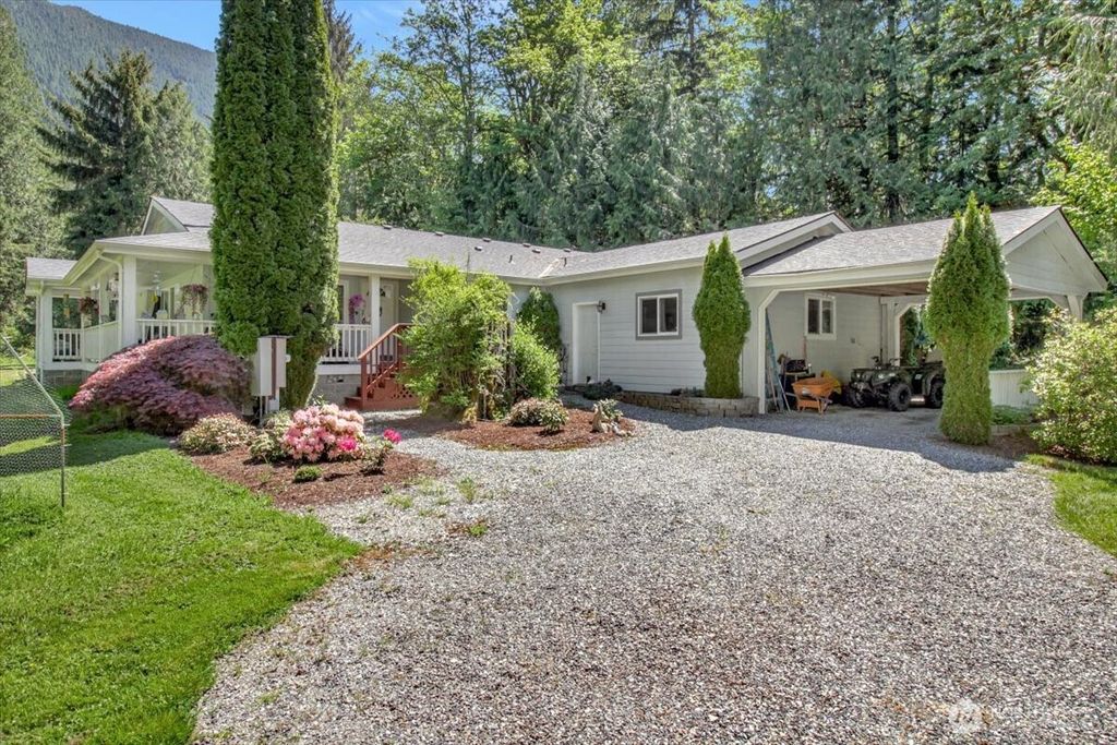 Photo of 21103 252nd Street NE, Arlington, WA 98223 (MLS # 2521827)