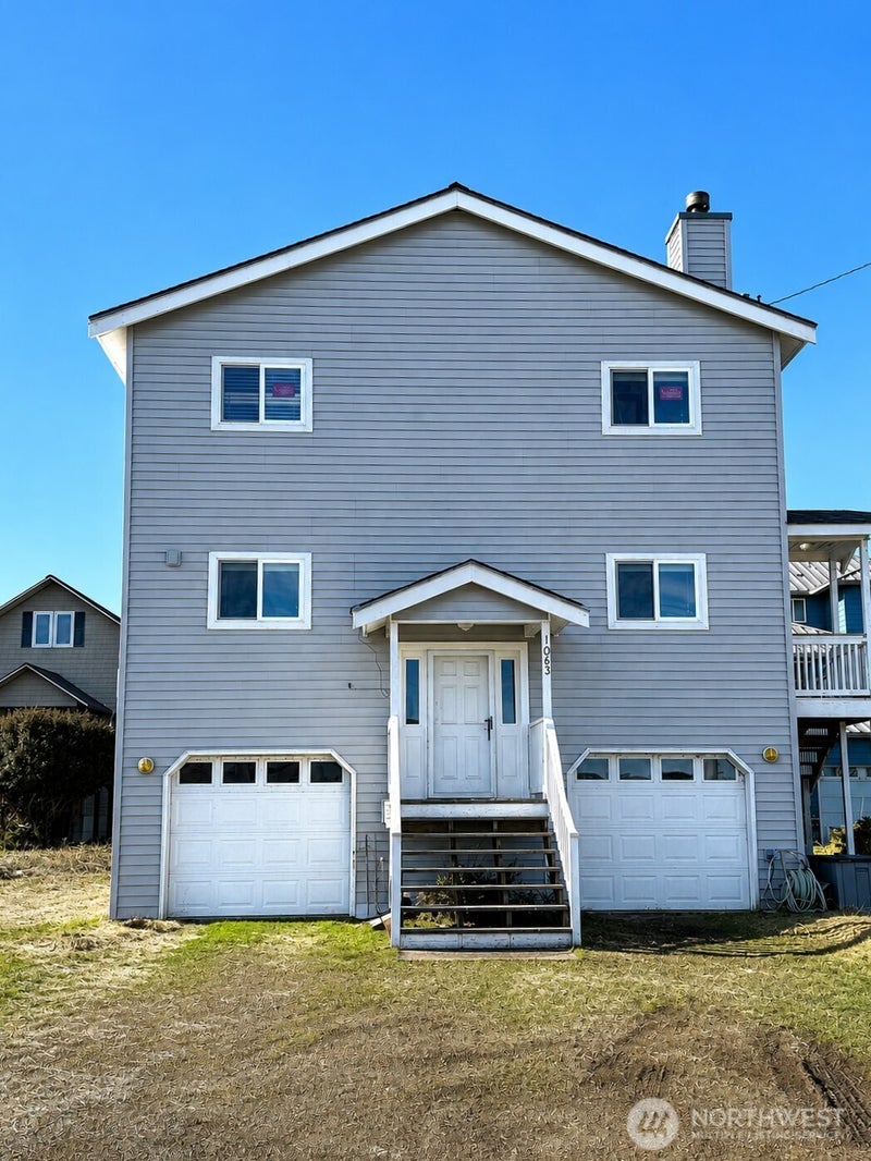 1083 Ocean Shores Boulevard SW