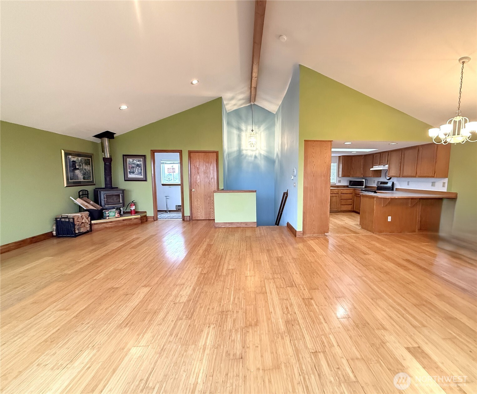 1083 Ocean Shores Boulevard SW